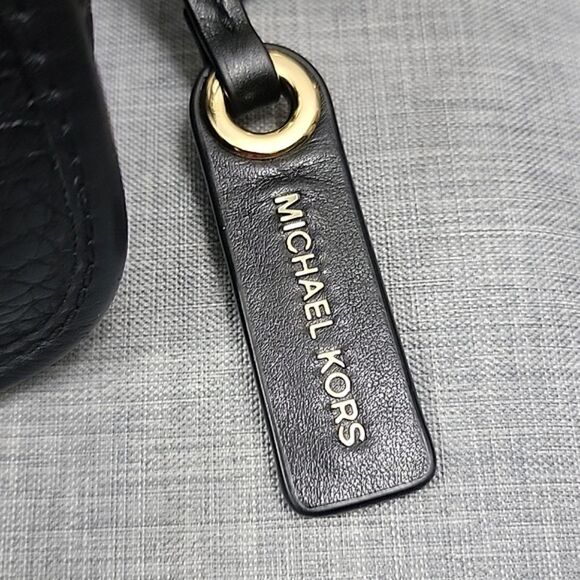 Michael Kors Cooper Black Pebbled Leather Messenger Crossbody Shoulderbag  - Picture 4 of 11